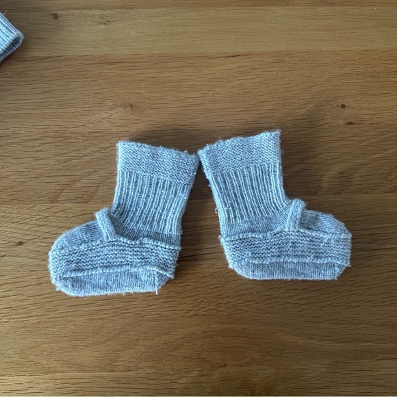 Soft Knit Baby Hat and Booties Set - Light Gray - Picture 2 of 4